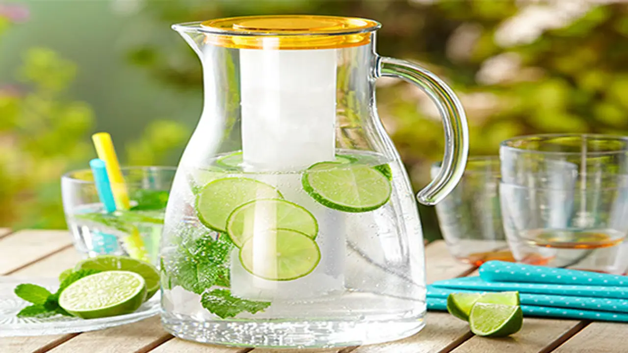 ಡಿಹೈಡ್ರೇಶನ್ ಬಂದ್ರೆ ಏನ್ಮಾಡ್ಬೇಕು ಗೊತ್ತಾ? ಡಿಹೈಡ್ರೇಶನ್ ಬಂದ್ರೆ ಏನ್ಮಾಡ್ಬೇಕು ಗೊತ್ತಾ?