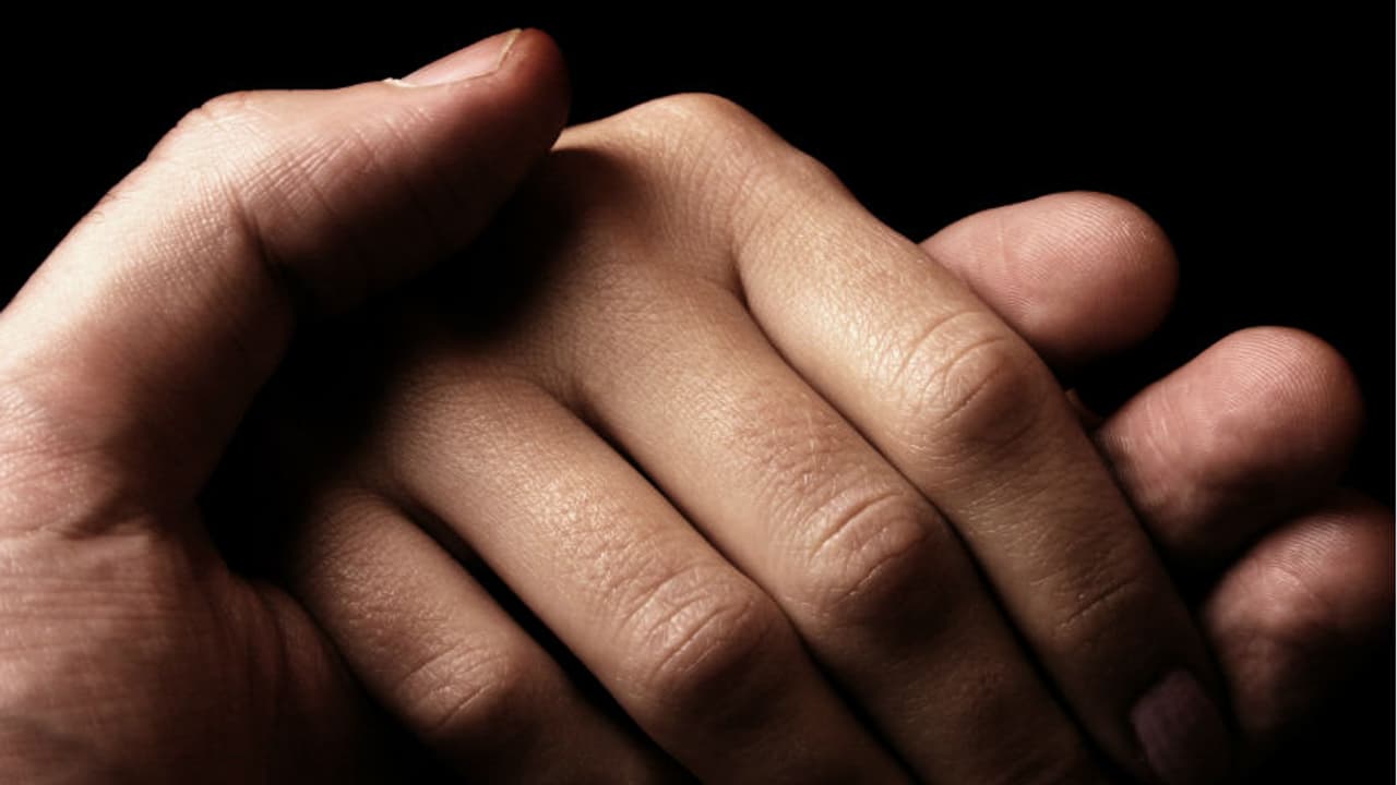 മിശ്രവിവാഹം: മൂന്നൂറോളം വരുന്ന സംഘം ദളിത് കോളനി ആക്രമിച്ചു മിശ്രവിവാഹം: മൂന്നൂറോളം വരുന്ന സംഘം ദളിത് കോളനി ആക്രമിച്ചു