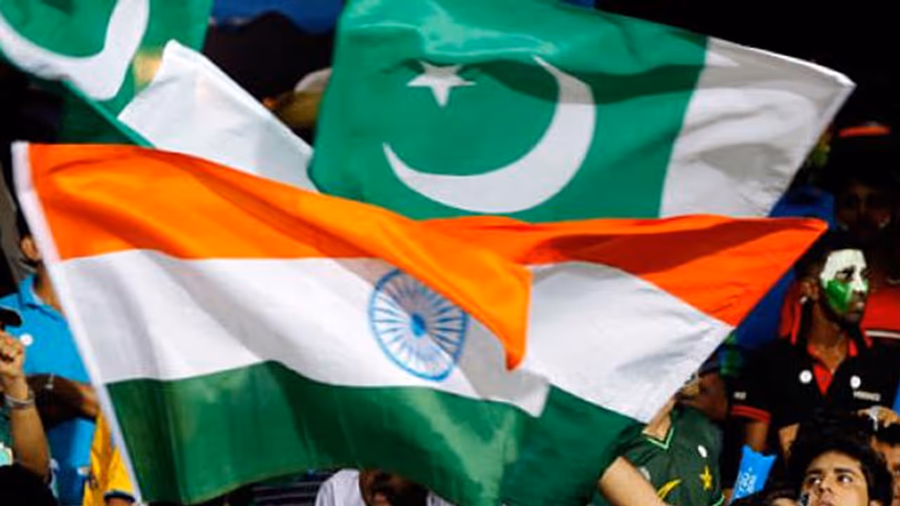 ಬರ್ಮಿಂಗ್ ಹ್ಯಾಂನಲ್ಲಿ ಬದ್ಧ ವೈರಿಗಳ ಹೈವೋಲ್ಟೇಜ್ ಮ್ಯಾಚ್: ಮಧ್ಯಾಹ್ನ 3 ಗಂಟೆಗೆ ಶುರುವಾಗಲಿದೆ ಬಿಗ್ ವಾರ್ ಬರ್ಮಿಂಗ್ ಹ್ಯಾಂನಲ್ಲಿ ಬದ್ಧ ವೈರಿಗಳ ಹೈವೋಲ್ಟೇಜ್ ಮ್ಯಾಚ್: ಮಧ್ಯಾಹ್ನ 3 ಗಂಟೆಗೆ ಶುರುವಾಗಲಿದೆ ಬಿಗ್ ವಾರ್