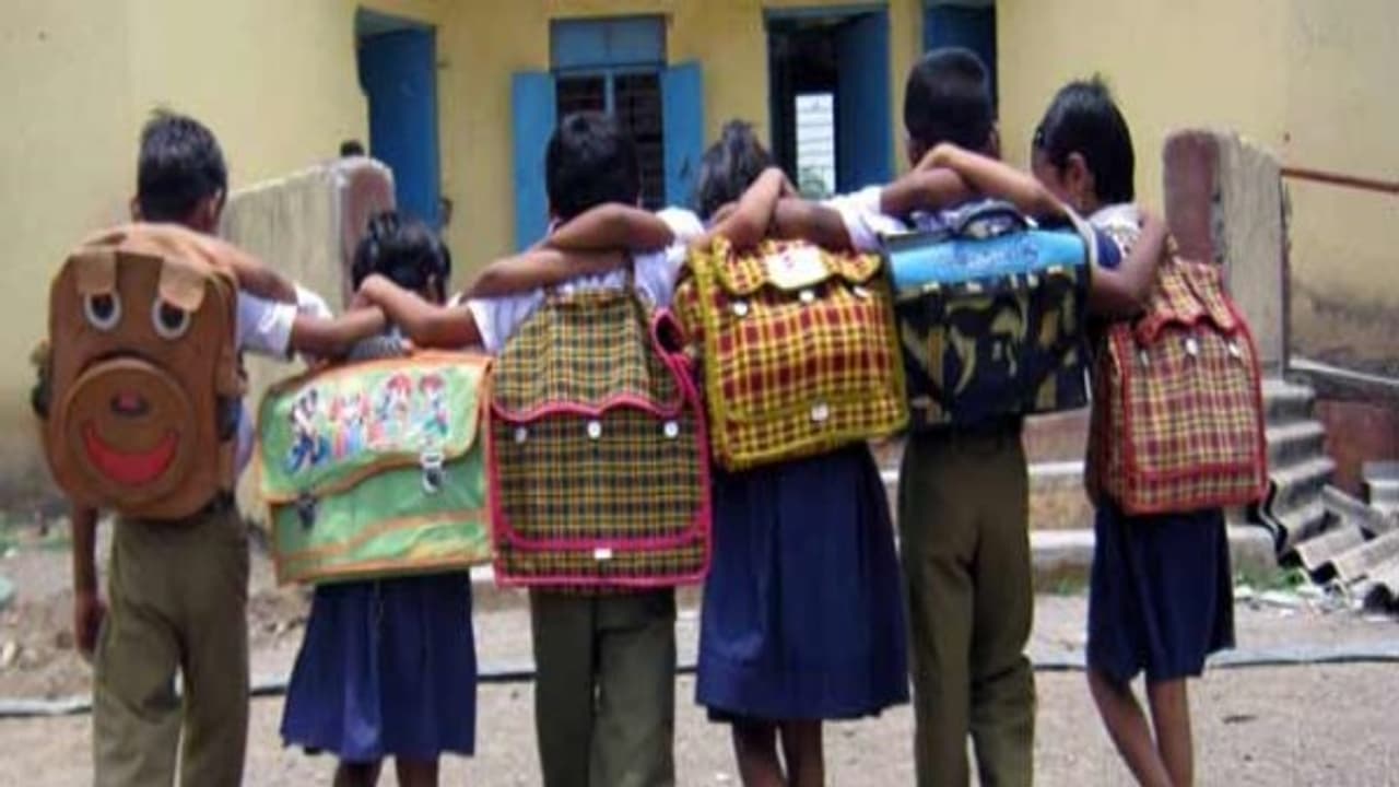 ಅ. 6 20 ಸರ್ಕಾರಿ ಶಾಲೆಗಳಿಗೆ ದಸರಾ ರಜೆ ಅ. 6 20 ಸರ್ಕಾರಿ ಶಾಲೆಗಳಿಗೆ ದಸರಾ ರಜೆ