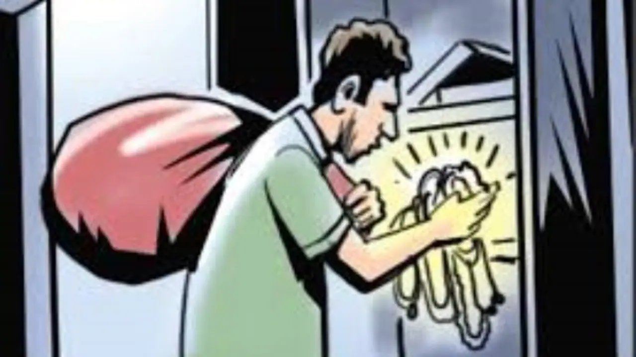 Out of prison, cab driver arrested after 35 burglaries in Telangana, Andhra Pradesh Out of prison, cab driver arrested after 35 burglaries in Telangana, Andhra Pradesh