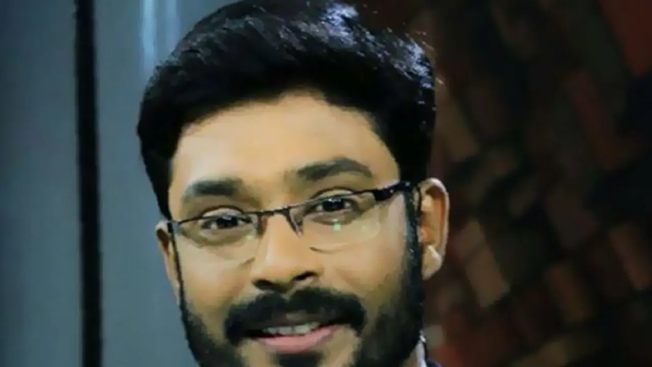 Keralite journalist found dead under mysterious circumstances in Kozhikode Keralite journalist found dead under mysterious circumstances in Kozhikode