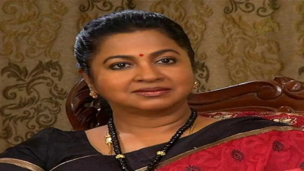 மறைந்த தமிழக முதல்வர் பெயரில் படம் தயாரிக்கும் ராதிகா...!!! மறைந்த தமிழக முதல்வர் பெயரில் படம் தயாரிக்கும் ராதிகா...!!!