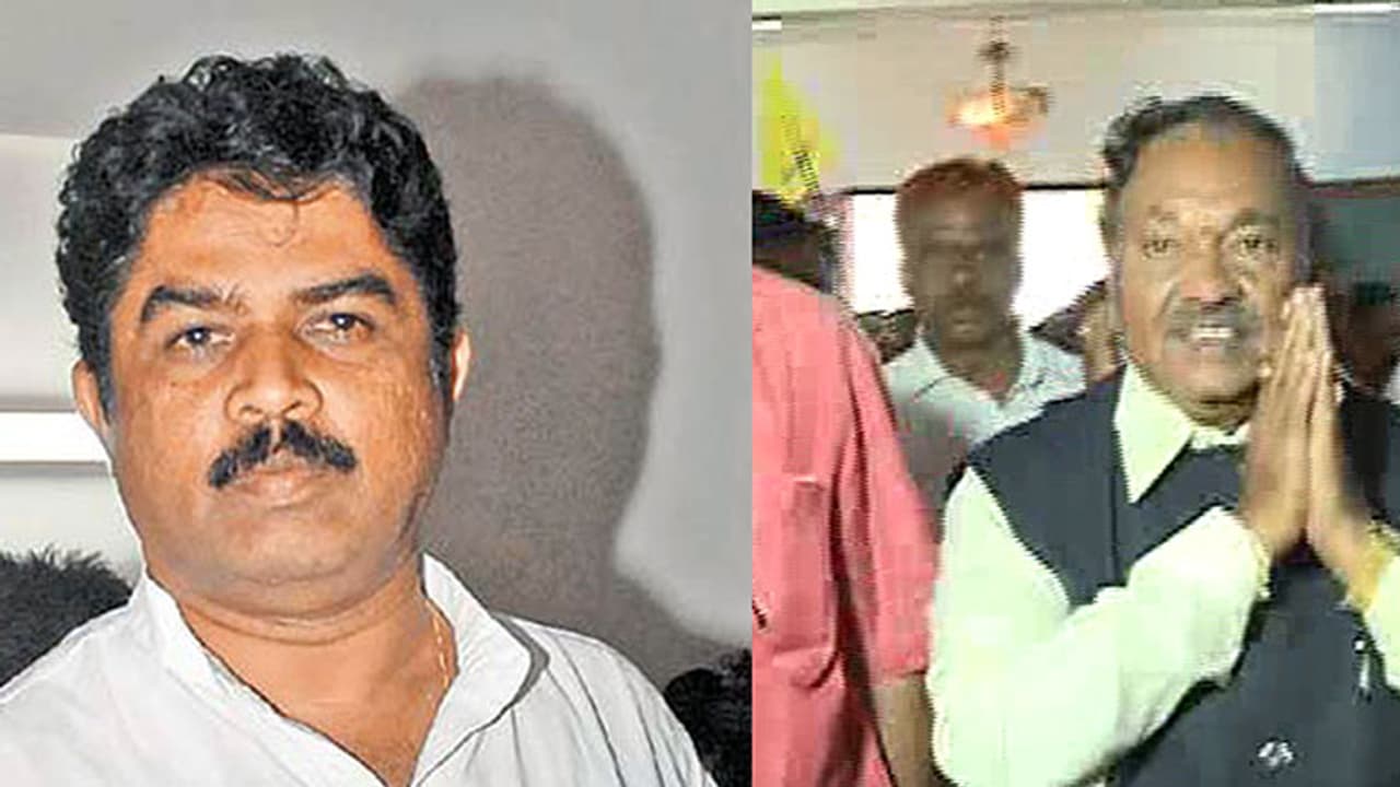 ಆರ್. ಅಶೋಕ್ ಒತ್ತಡದಿಂದ ಬಿಜೆಪಿಯಿಂದ ಅಮಾನತ್ತಾದರಾ ವೆಂಕಟೇಶ್ ಮೂರ್ತಿ? ಆರ್. ಅಶೋಕ್ ಒತ್ತಡದಿಂದ ಬಿಜೆಪಿಯಿಂದ ಅಮಾನತ್ತಾದರಾ ವೆಂಕಟೇಶ್ ಮೂರ್ತಿ?