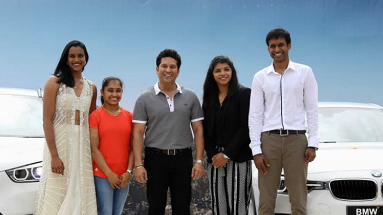 ದೀಪಾಗೆ ಕಾರ್ ಬದಲು ನಗದು ದೀಪಾಗೆ ಕಾರ್ ಬದಲು ನಗದು