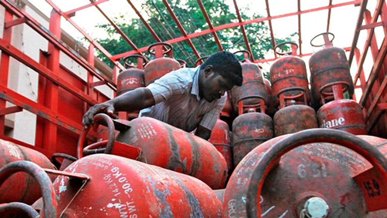 Free cylinder and stove under CM's Anila Bhagya Free cylinder and stove under CM's Anila Bhagya