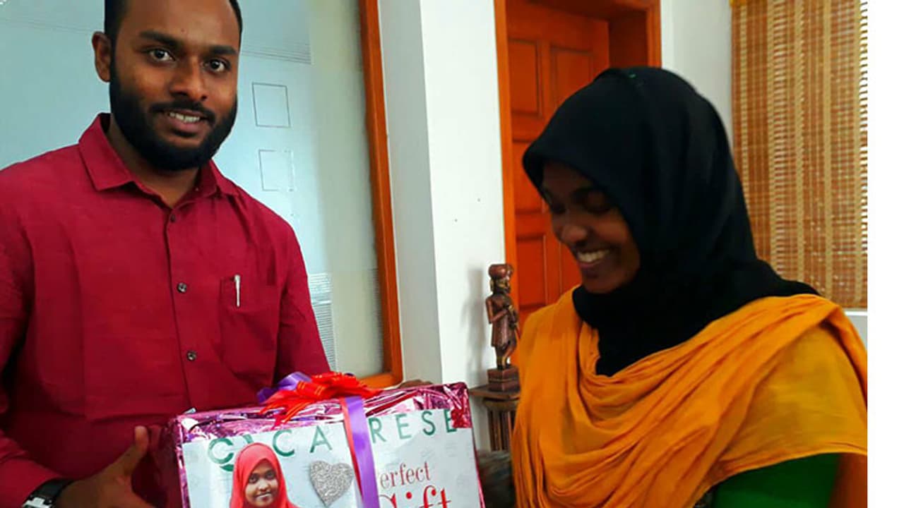 ഹാദിയയ്ക്ക് വിവാഹ സമ്മാനം നല്കി ഷെഫിന് ജഹാന് ഹാദിയയ്ക്ക് വിവാഹ സമ്മാനം നല്കി ഷെഫിന് ജഹാന്