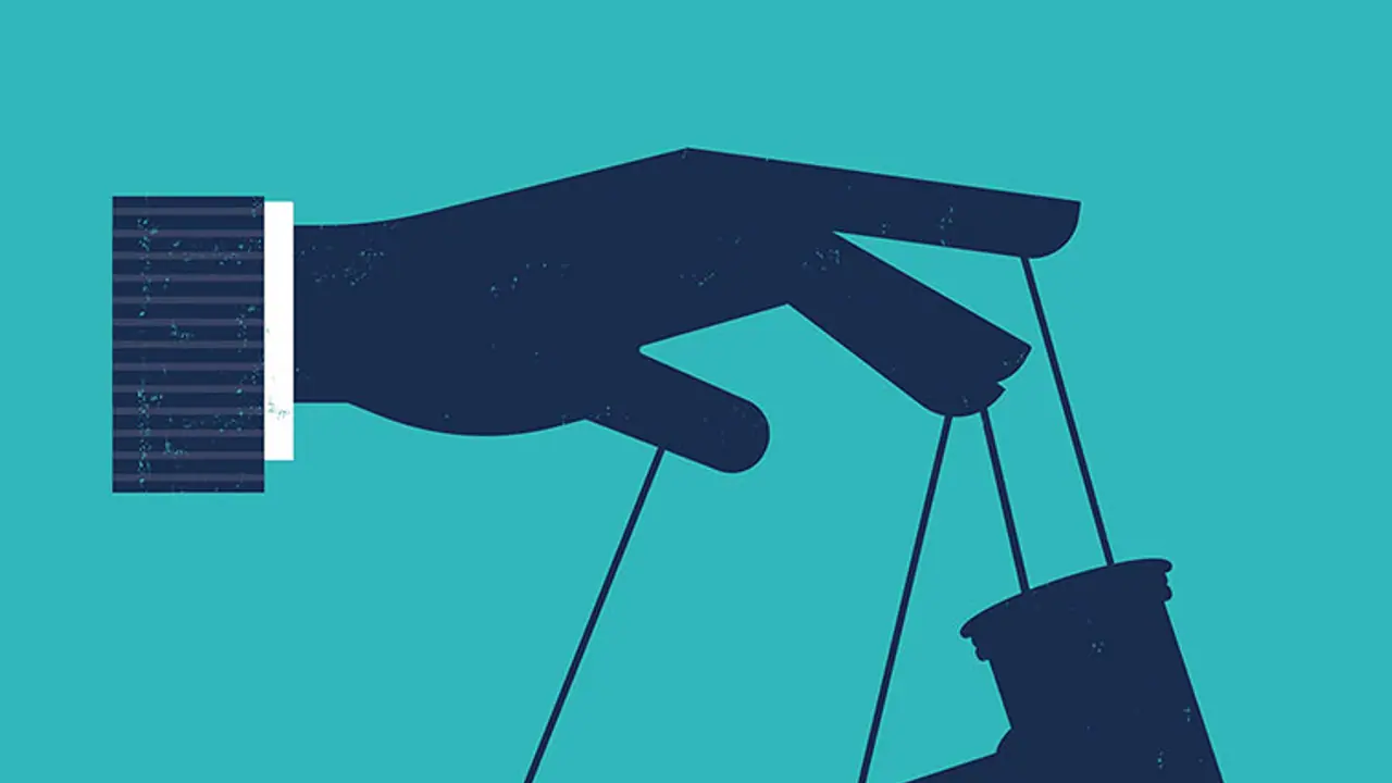 Man offers money to HC chief justice for 'favourable' verdict Man offers money to HC chief justice for 'favourable' verdict