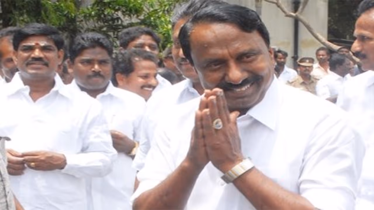 அரசுப்பள்ளிகளை அடுத்த லெவலுக்கு மாற்றும் செங்கோட்டையன்!! அதிரடி மாற்றங்களால் குவியும் வாழ்த்துகள்... அரசுப்பள்ளிகளை அடுத்த லெவலுக்கு மாற்றும் செங்கோட்டையன்!! அதிரடி மாற்றங்களால் குவியும் வாழ்த்துகள்...