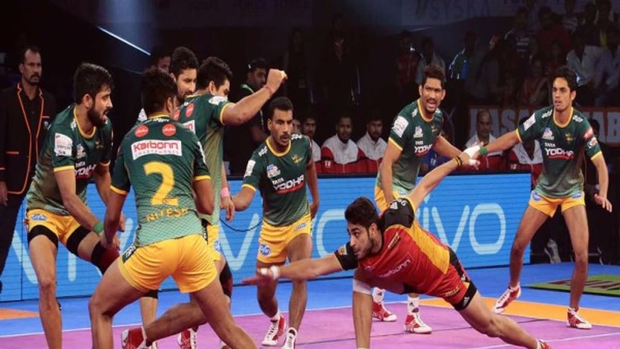 புரோ கபடி: யு.பி.யோதா அணிக்கு மரண அடி கொடுத்தது பெங்களூரு புல்ஸ்… புரோ கபடி: யு.பி.யோதா அணிக்கு மரண அடி கொடுத்தது பெங்களூரு புல்ஸ்…