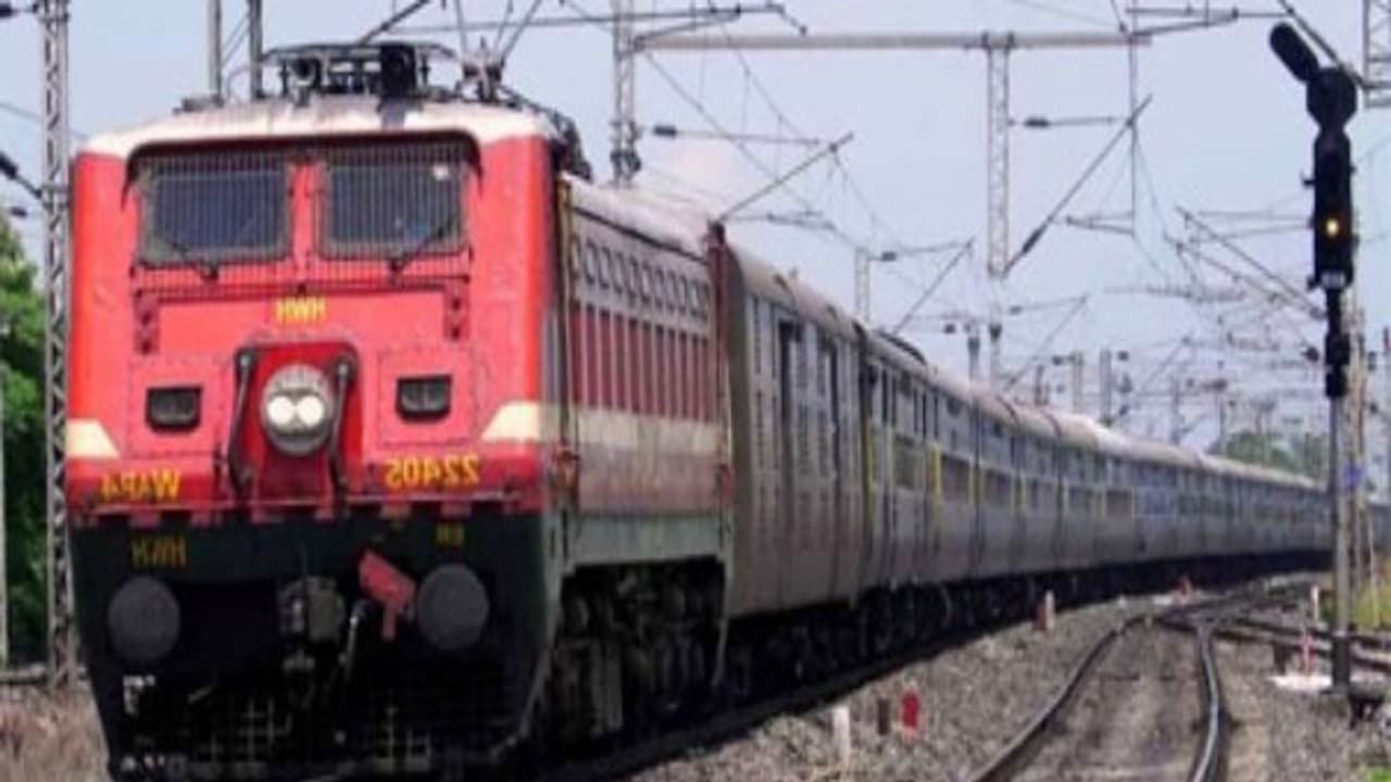 ஒருத்தருக்கு 11,230 ரூபாயா! சுவிதா எக்ஸ்பிரஸ் ரயில்களில் டிக்கெட்டுக்கு டைனமிக் கட்டண முறை மாறுமா?