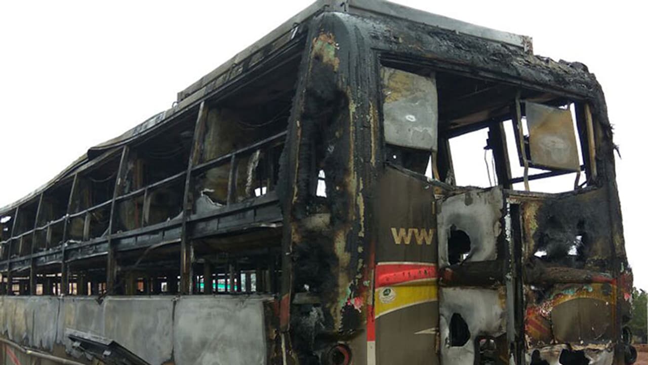 ಬೀದರ್'ನಲ್ಲಿ ಬಸ್ ದುರಂತಕ್ಕೆ ಮಗು ಬಲಿ; ಎಲ್ಲರನ್ನೂ ರಕ್ಷಿಸಿದವ ತನ್ನ ಮಗುವನ್ನೇ ಮರೆತುಬಿಟ್ಟ ಬೀದರ್'ನಲ್ಲಿ ಬಸ್ ದುರಂತಕ್ಕೆ ಮಗು ಬಲಿ; ಎಲ್ಲರನ್ನೂ ರಕ್ಷಿಸಿದವ ತನ್ನ ಮಗುವನ್ನೇ ಮರೆತುಬಿಟ್ಟ