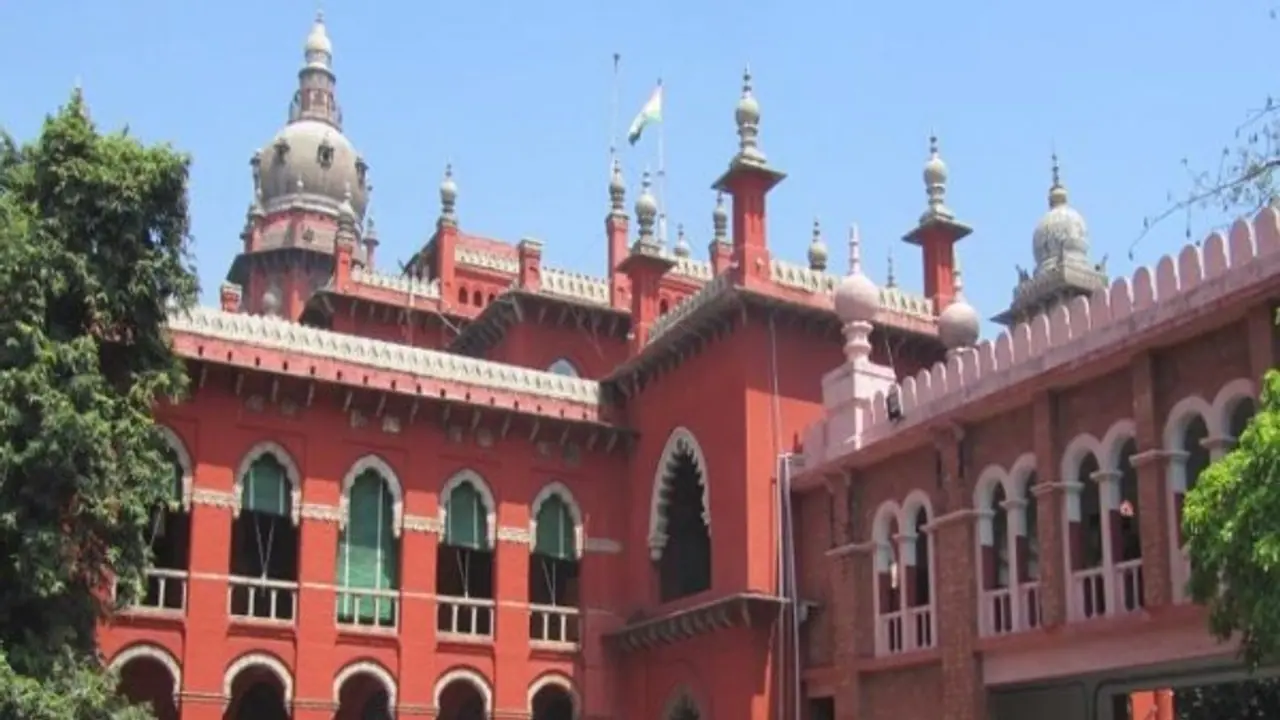 കൗമാര പ്രണയകേസുകളില് പോക്സോ ചുമത്തരുത്: മദ്രാസ് ഹൈക്കോടതി കൗമാര പ്രണയകേസുകളില് പോക്സോ ചുമത്തരുത്: മദ്രാസ് ഹൈക്കോടതി