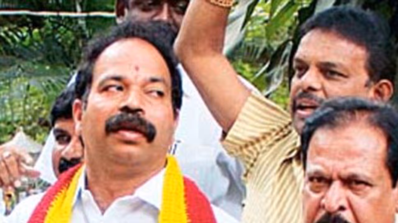 'ಸಾವಿರಾರು ಮರಾಠಿಗರ ಹೆಣ ನೋಡ್ಬೇಕಾಗುತ್ತೆ ಹುಷಾರ್' 'ಸಾವಿರಾರು ಮರಾಠಿಗರ ಹೆಣ ನೋಡ್ಬೇಕಾಗುತ್ತೆ ಹುಷಾರ್'