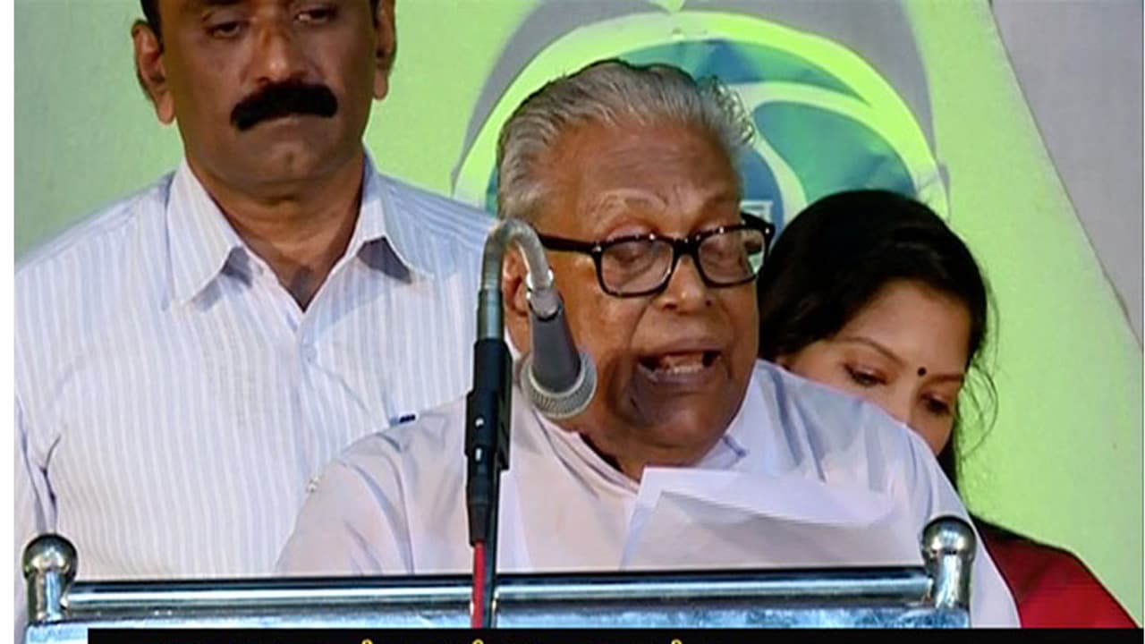 ഗായകനായി വി എസ് അച്യുതാനന്ദന് ഗായകനായി വി എസ് അച്യുതാനന്ദന്