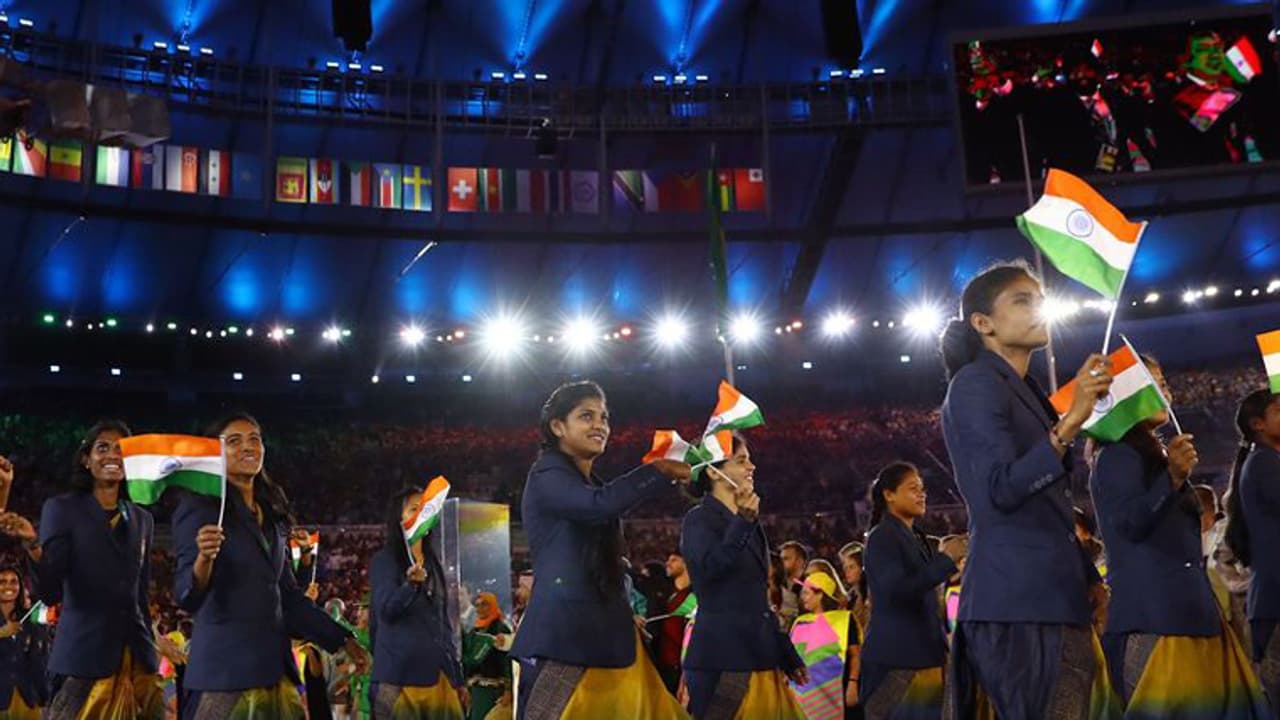 ಸೀರೆಗೆ ಭಾರತೀಯ ಅಥ್ಲೀಟ್ಸ್ ಗುಡ್'ಬೈ; ಅಥ್ಲೀಟ್ಸ್'ಗಳಿಂದ ಮಿಶ್ರ ಪ್ರತಿಕ್ರಿಯೆ ಸೀರೆಗೆ ಭಾರತೀಯ ಅಥ್ಲೀಟ್ಸ್ ಗುಡ್'ಬೈ; ಅಥ್ಲೀಟ್ಸ್'ಗಳಿಂದ ಮಿಶ್ರ ಪ್ರತಿಕ್ರಿಯೆ