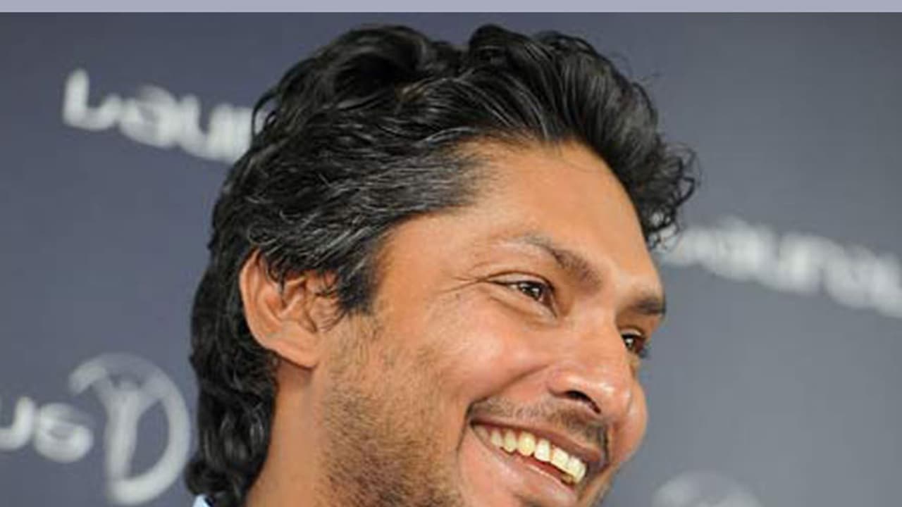 బాధ్యత అంటే ఇది : లండన్ నుంచి వచ్చి సెల్ప్ క్వారంటైన్లోకి.. సంగక్కరపై ప్రశంసలు బాధ్యత అంటే ఇది : లండన్ నుంచి వచ్చి సెల్ప్ క్వారంటైన్లోకి.. సంగక్కరపై ప్రశంసలు