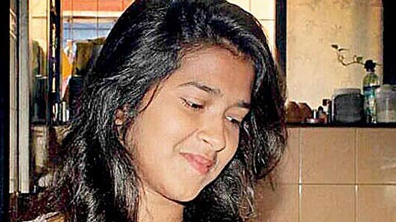 ഇടിച്ച ബൈക്ക് വലിച്ചുകൊണ്ട് പോയത് 100 മീറ്റര്; തലയോട് പൊട്ടി പെണ്കുട്ടി മരിച്ചു ഇടിച്ച ബൈക്ക് വലിച്ചുകൊണ്ട് പോയത് 100 മീറ്റര്; തലയോട് പൊട്ടി പെണ്കുട്ടി മരിച്ചു