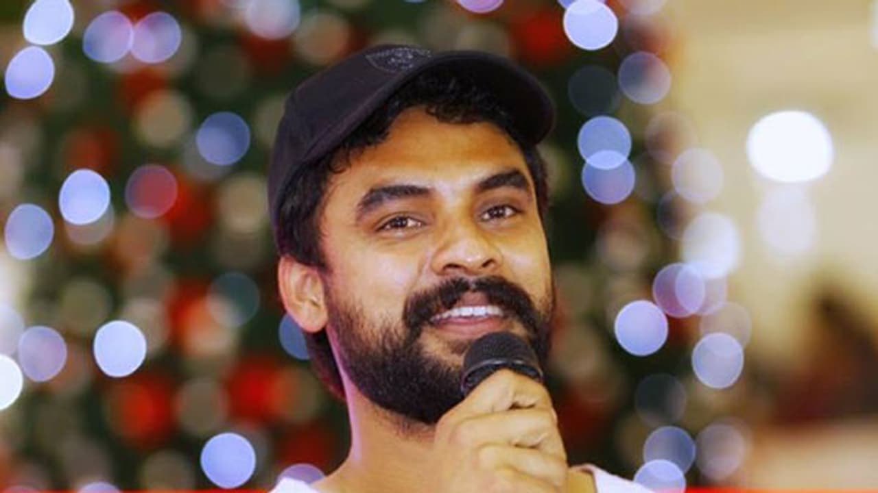 ശ്രീജിത്തിന് ഐക്യദാര്ഢ്യവുമായി നടന് ടൊവിനോ തോമസ് ശ്രീജിത്തിന് ഐക്യദാര്ഢ്യവുമായി നടന് ടൊവിനോ തോമസ്