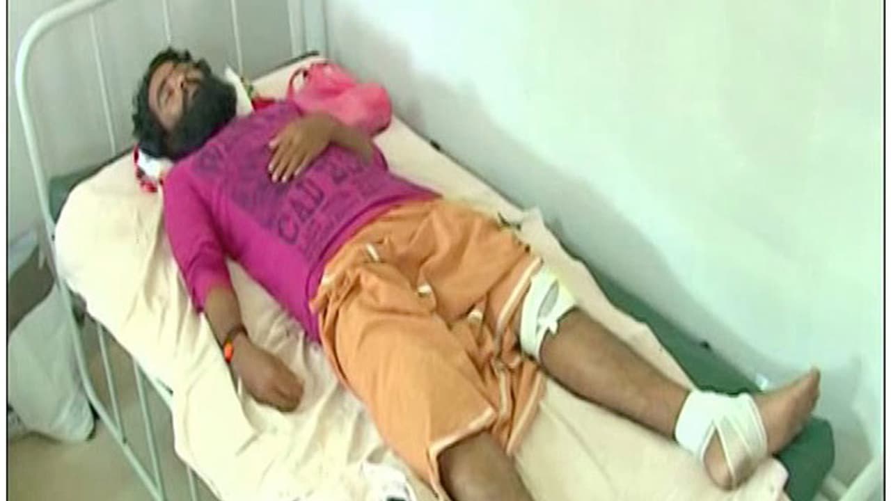 Thrissur: RSS activists hack Yuva Morcha leader for Facebook posts criticising BJP [Video]