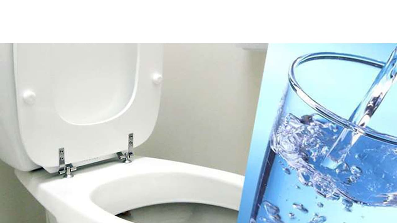 ಫಿನಾಯಿಲ್ ಕೊಡಿ, ಟಾಯ್ಲೆಟ್ ತೊಳಿತೀನಿ ಅಂದ್ರು ಜಿ.ಪಂ ಅಧ್ಯಕ್ಷೆ ಫಿನಾಯಿಲ್ ಕೊಡಿ, ಟಾಯ್ಲೆಟ್ ತೊಳಿತೀನಿ ಅಂದ್ರು ಜಿ.ಪಂ ಅಧ್ಯಕ್ಷೆ