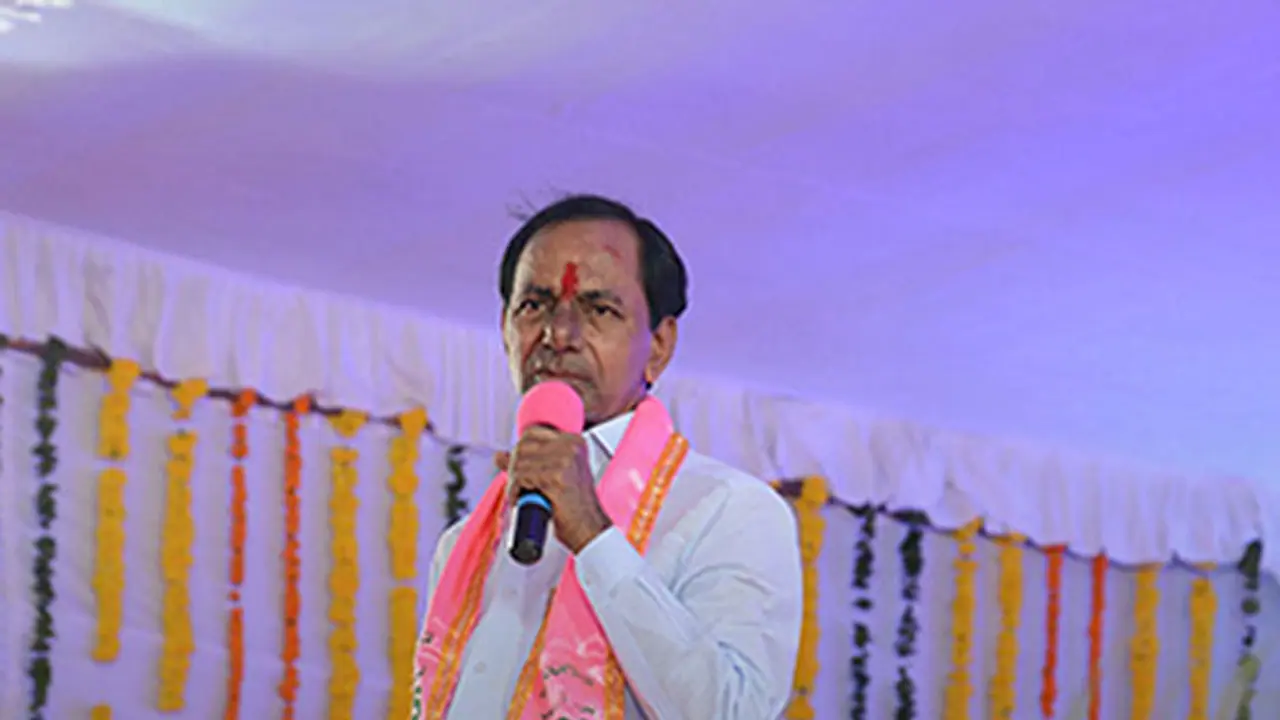 నయీం కు సహకరించిన పోలీసును డీజీపీ చేశారు నయీం కు సహకరించిన పోలీసును డీజీపీ చేశారు