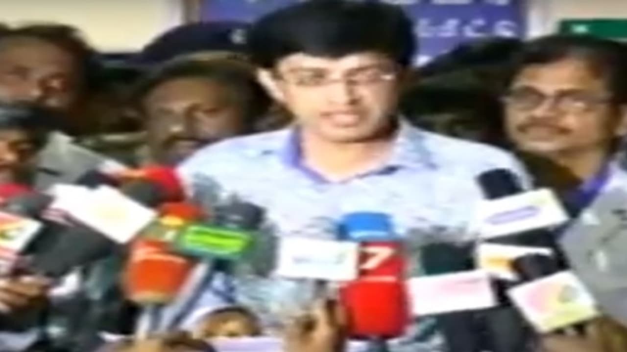 மருத்துவர்கள் நிலைமையை புரிஞ்சிகோங்க பிளீஸ்.... சுகாதாரத்துறை செயலாளர் வேண்டுகோள்... மருத்துவர்கள் நிலைமையை புரிஞ்சிகோங்க பிளீஸ்.... சுகாதாரத்துறை செயலாளர் வேண்டுகோள்...