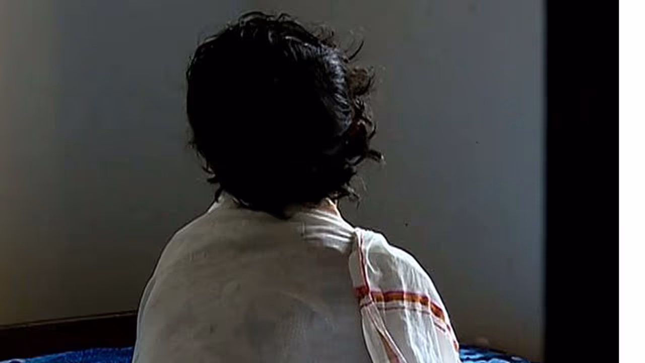 ആ കരച്ചിൽ ഇപ്പോഴും ഞങ്ങളുടെ കാതുകളില് മുഴങ്ങുന്നു ആ കരച്ചിൽ ഇപ്പോഴും ഞങ്ങളുടെ കാതുകളില് മുഴങ്ങുന്നു