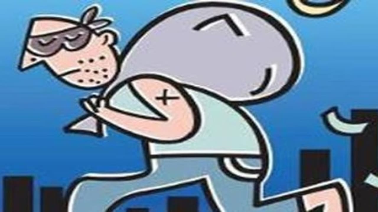 ரூ.10 லட்சம் மதிப்புள்ள நகை கொள்ளை – மர்ம நபர்களுக்கு போலீஸ் வலைவீச்சு… ரூ.10 லட்சம் மதிப்புள்ள நகை கொள்ளை – மர்ம நபர்களுக்கு போலீஸ் வலைவீச்சு…