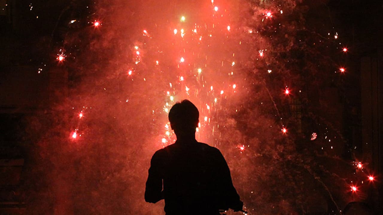 ದೀಪಾವಳಿ ಪಟಾಕಿ ಹೊಡೆಯುವ ಮುನ್ನ ವಾಣಿಜ್ಯ ಮಂಡಳಿಯ ಈ ನಿಯಮಗಳನ್ನು ಗಮನಿಸಿ ದೀಪಾವಳಿ ಪಟಾಕಿ ಹೊಡೆಯುವ ಮುನ್ನ ವಾಣಿಜ್ಯ ಮಂಡಳಿಯ ಈ ನಿಯಮಗಳನ್ನು ಗಮನಿಸಿ