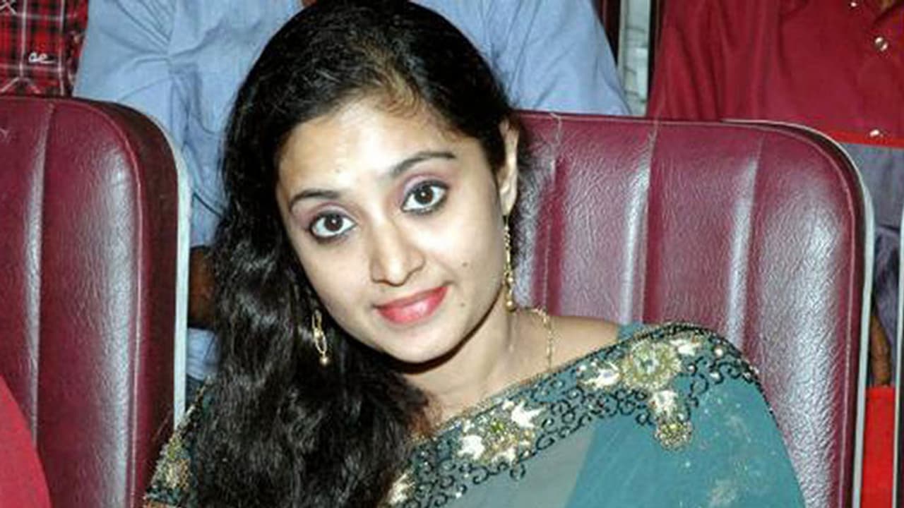 'ആത്മഹത്യ ചെയ്യാത്തത് അമ്മയെയും മകനെയുമോര്ത്ത്'; ജീവിതദുരിതം പറഞ്ഞ് ചാര്മിള 'ആത്മഹത്യ ചെയ്യാത്തത് അമ്മയെയും മകനെയുമോര്ത്ത്'; ജീവിതദുരിതം പറഞ്ഞ് ചാര്മിള