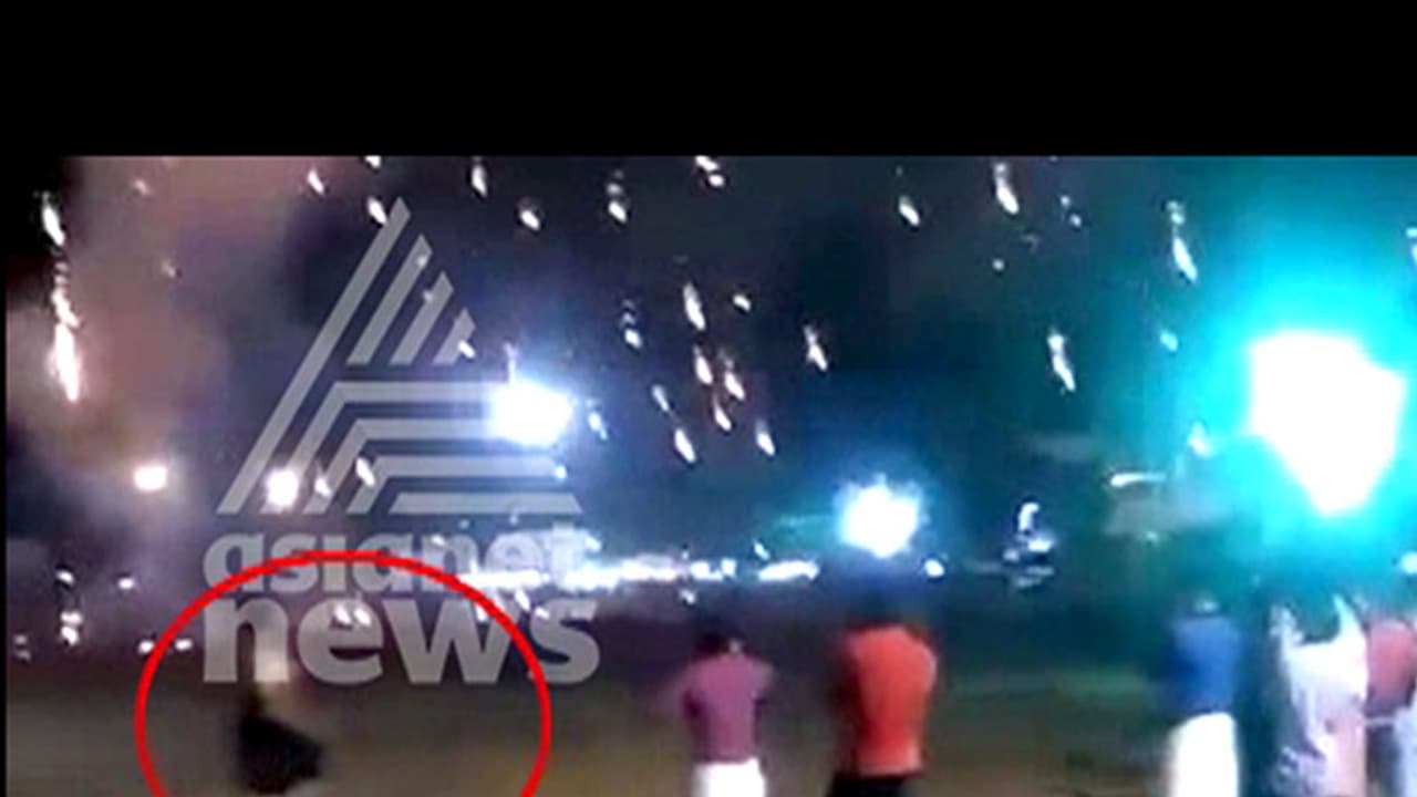 കമ്പപ്പുര കത്തിച്ചത് തീ പടര്ന്ന അമിട്ടുമായി ഓടിക്കയറിയ തൊഴിലാളി ? കമ്പപ്പുര കത്തിച്ചത് തീ പടര്ന്ന അമിട്ടുമായി ഓടിക്കയറിയ തൊഴിലാളി ?