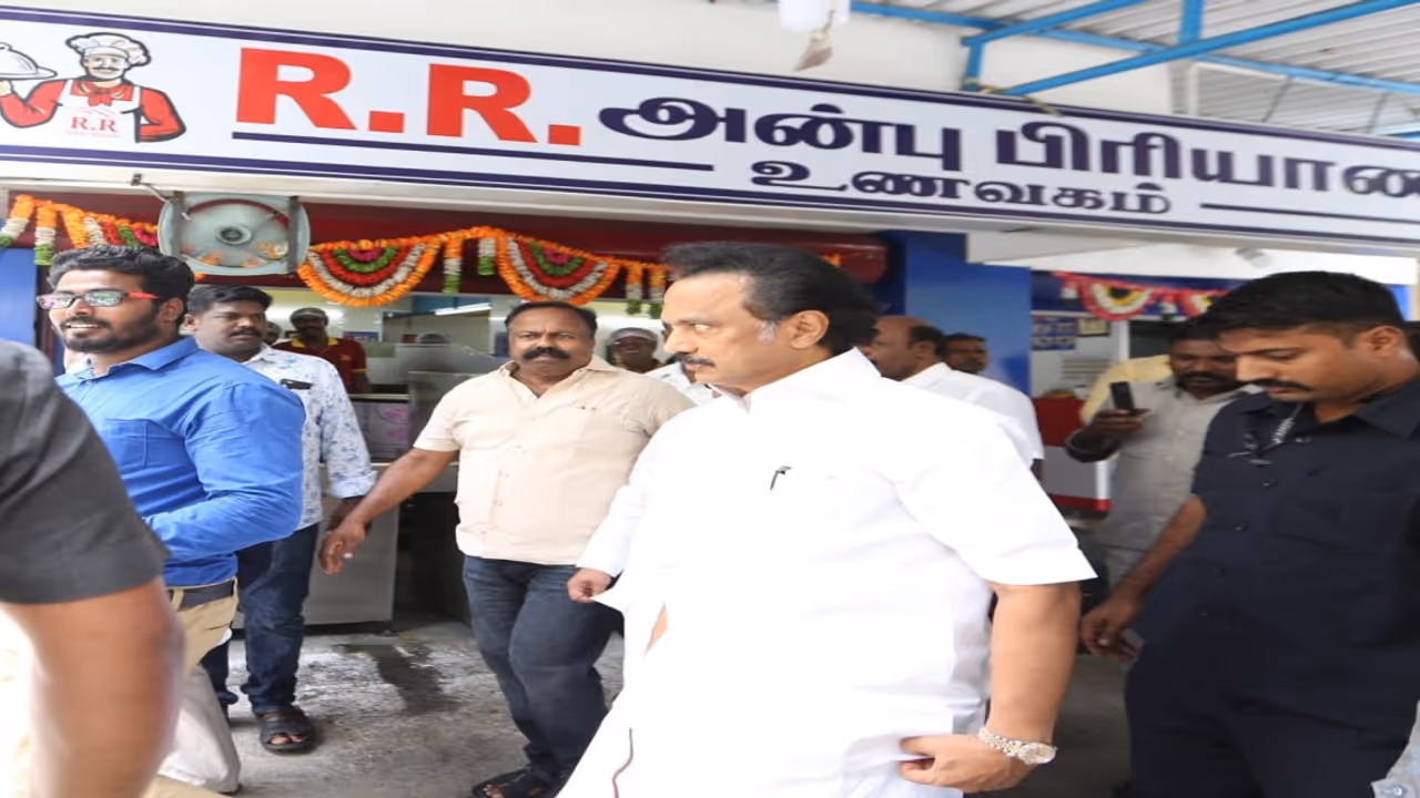 விருகம்பாக்கம் பிரியாணி கடைக்கு நேரில் சென்று ஆறுதல் சொன்ன செயல் தல … இனி இப்படி நடக்காது என உறுதி !! விருகம்பாக்கம் பிரியாணி கடைக்கு நேரில் சென்று ஆறுதல் சொன்ன செயல் தல … இனி இப்படி நடக்காது என உறுதி !!