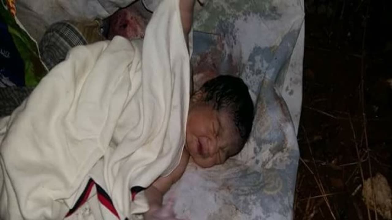 பெண் குழந்தைன்னா இப்படித்தான் செய்வீங்களா...? – மனசாட்சியே இல்லையா..? பெண் குழந்தைன்னா இப்படித்தான் செய்வீங்களா...? – மனசாட்சியே இல்லையா..?