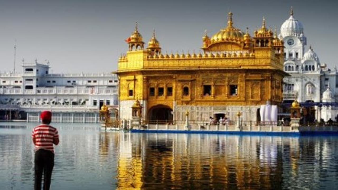 "பொற்கோயில் அன்னதான பொருட்களுக்கு ஜி.எஸ்.டி. வேண்டாம்" மத்திய அரசுக்கு சீக்கியர்கள் கோரிக்கை "பொற்கோயில் அன்னதான பொருட்களுக்கு ஜி.எஸ்.டி. வேண்டாம்" மத்திய அரசுக்கு சீக்கியர்கள் கோரிக்கை