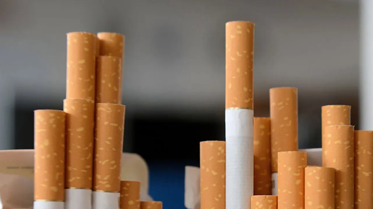 লাগেজের মধ্যে ৬৬ লক্ষ টাকার সিগারেট, দুবাই থেকে ফিরেই বিমানবন্দরে গ্রেফতার ১৩ পরিযায়ী লাগেজের মধ্যে ৬৬ লক্ষ টাকার সিগারেট, দুবাই থেকে ফিরেই বিমানবন্দরে গ্রেফতার ১৩ পরিযায়ী