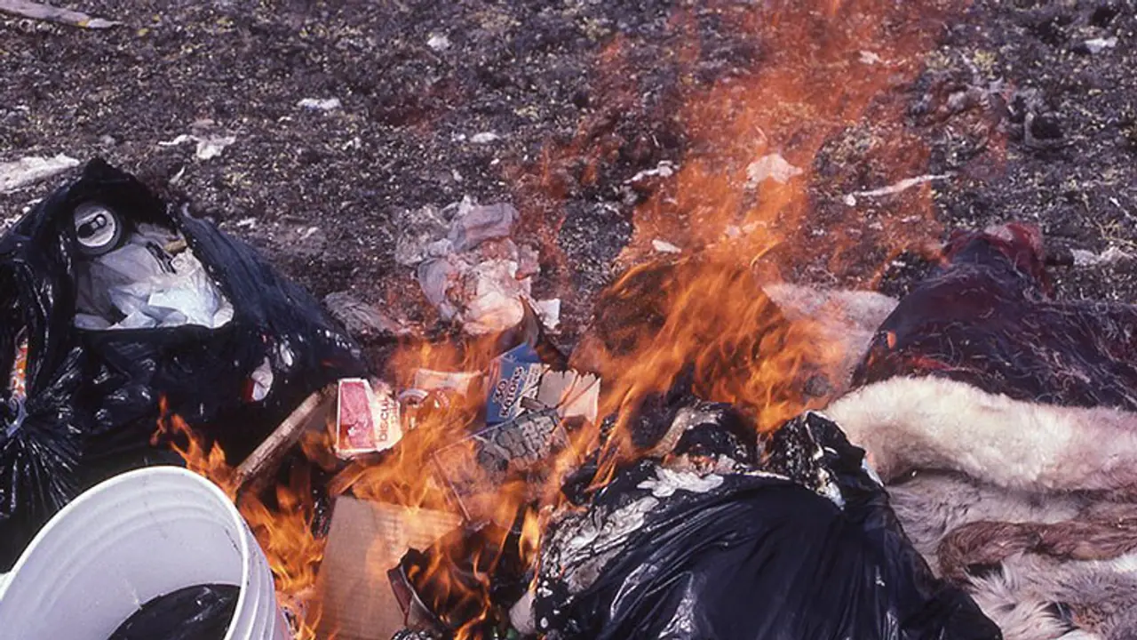 Kerala HC bans burning plastic, rubber in public Kerala HC bans burning plastic, rubber in public