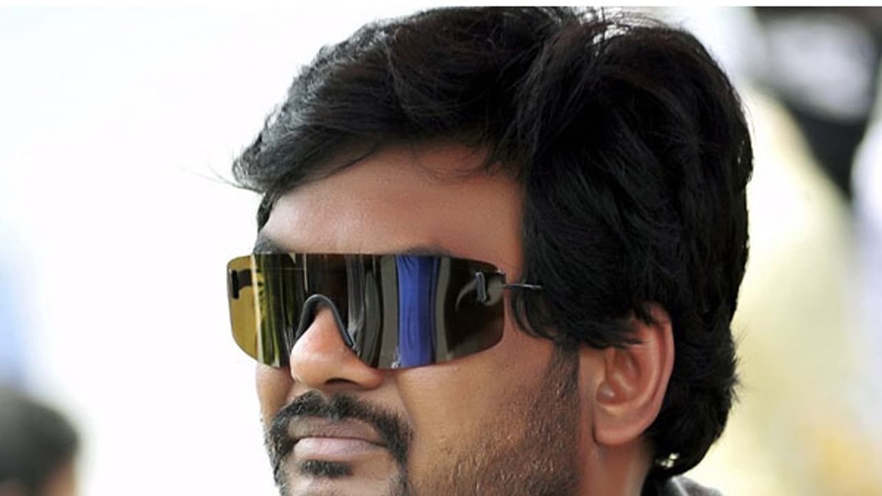 డాషింగ్ డైరెక్టర్ పూరికి సెలెబ్రిటీల బర్త్ డే విషెష్! డాషింగ్ డైరెక్టర్ పూరికి సెలెబ్రిటీల బర్త్ డే విషెష్!