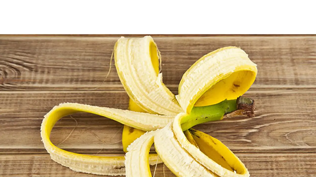 কলার খোসায় মুহূর্তে দূর হবে ব্রণ, জেনে নিন কী করে ব্যবহার করবেন, রইল প্যাকের হদিশ