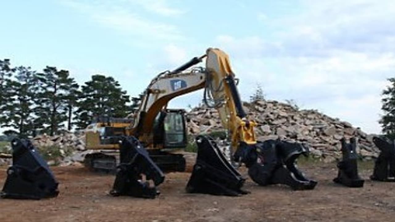 சென்னை சில்க்ஸ் இடிக்கும் பணி தற்காலிக நிறுத்தம் – ஜா கட்டர் இயந்திரம் நிறுத்த போதிய உயரம் இல்லை என தகவல்... சென்னை சில்க்ஸ் இடிக்கும் பணி தற்காலிக நிறுத்தம் – ஜா கட்டர் இயந்திரம் நிறுத்த போதிய உயரம் இல்லை என தகவல்...