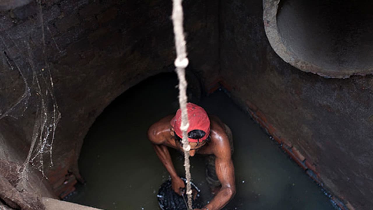 Foul smell from unused well leads to man's dead body Foul smell from unused well leads to man's dead body