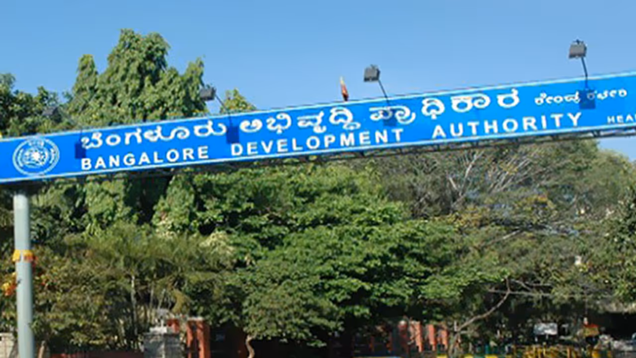 ಬೆಂಗಳೂರು: ಬಿಡಿಎ ಸಿಬ್ಬಂದಿಗೆ ಕಚೇರೀಲಿ ಕೂರಲೂ ಜಾಗವಿಲ್ಲ! 