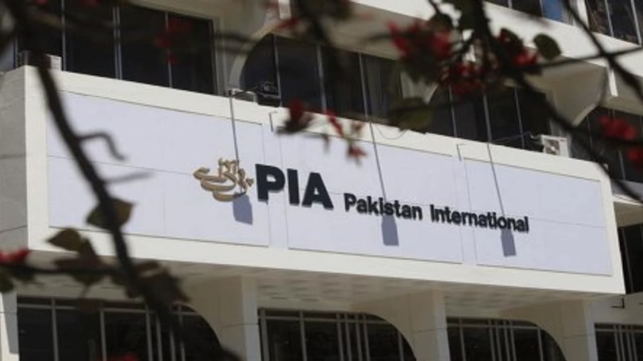 எல்லையில் பதற்றம்... மும்பை கராச்சி விமான சேவை ரத்து பாகிஸ்தான் திடீர் உத்தரவு எல்லையில் பதற்றம்... மும்பை கராச்சி விமான சேவை ரத்து பாகிஸ்தான் திடீர் உத்தரவு