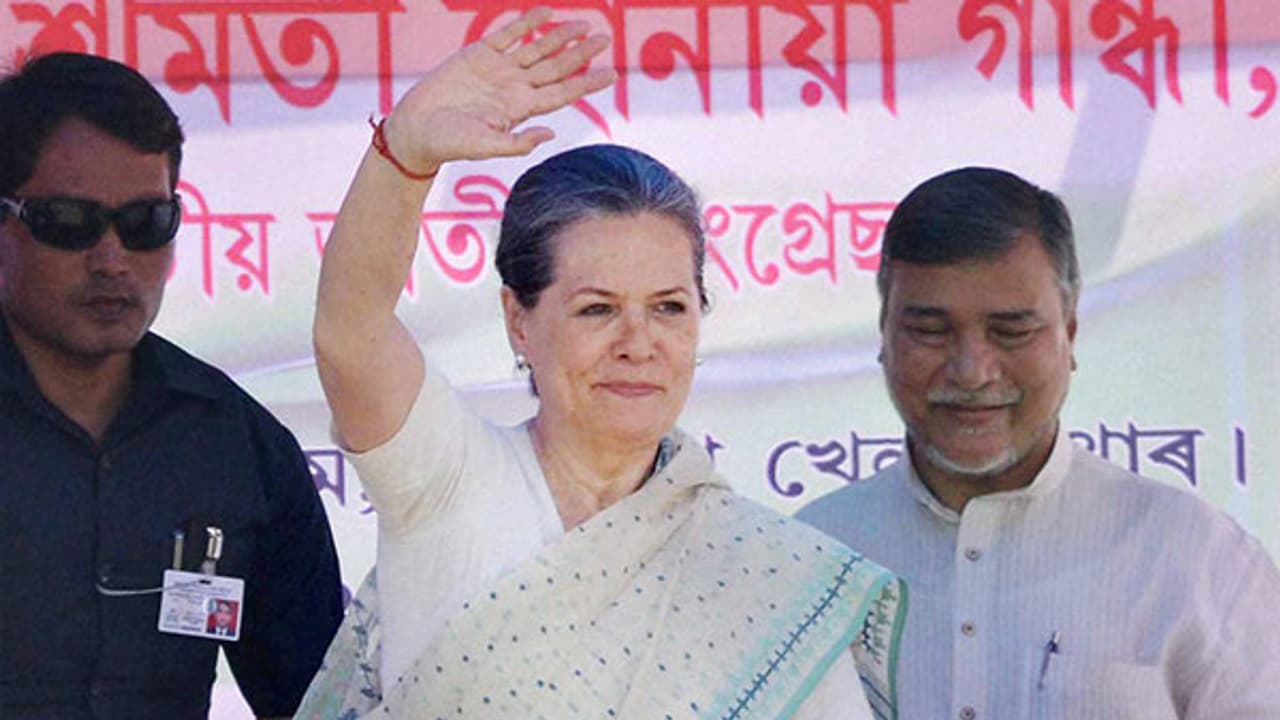 Forget borders, Modi can't even protect fish: Sonia Forget borders, Modi can't even protect fish: Sonia