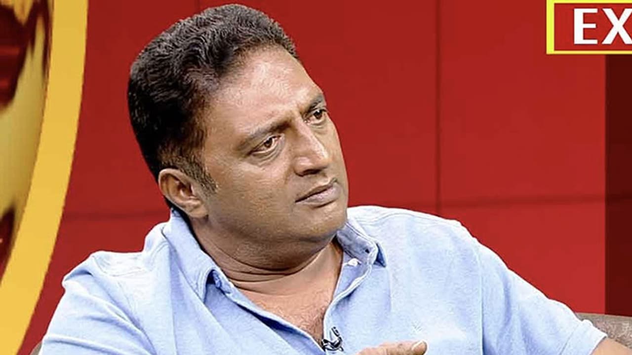 హిట్లరే పోయాడు... ఈ బీజేపీ ఎంత?: ప్రకాష్ రాజ్ హిట్లరే పోయాడు... ఈ బీజేపీ ఎంత?: ప్రకాష్ రాజ్