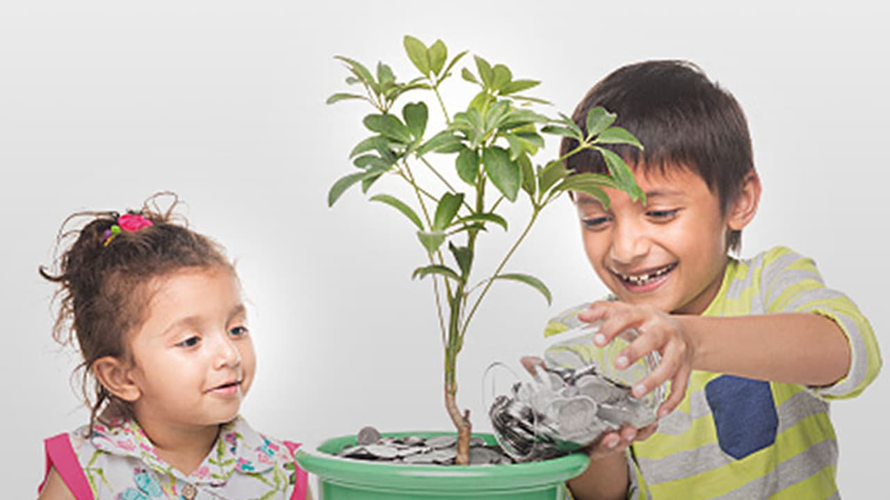 8 lessons you can teach your kids on saving money 8 lessons you can teach your kids on saving money