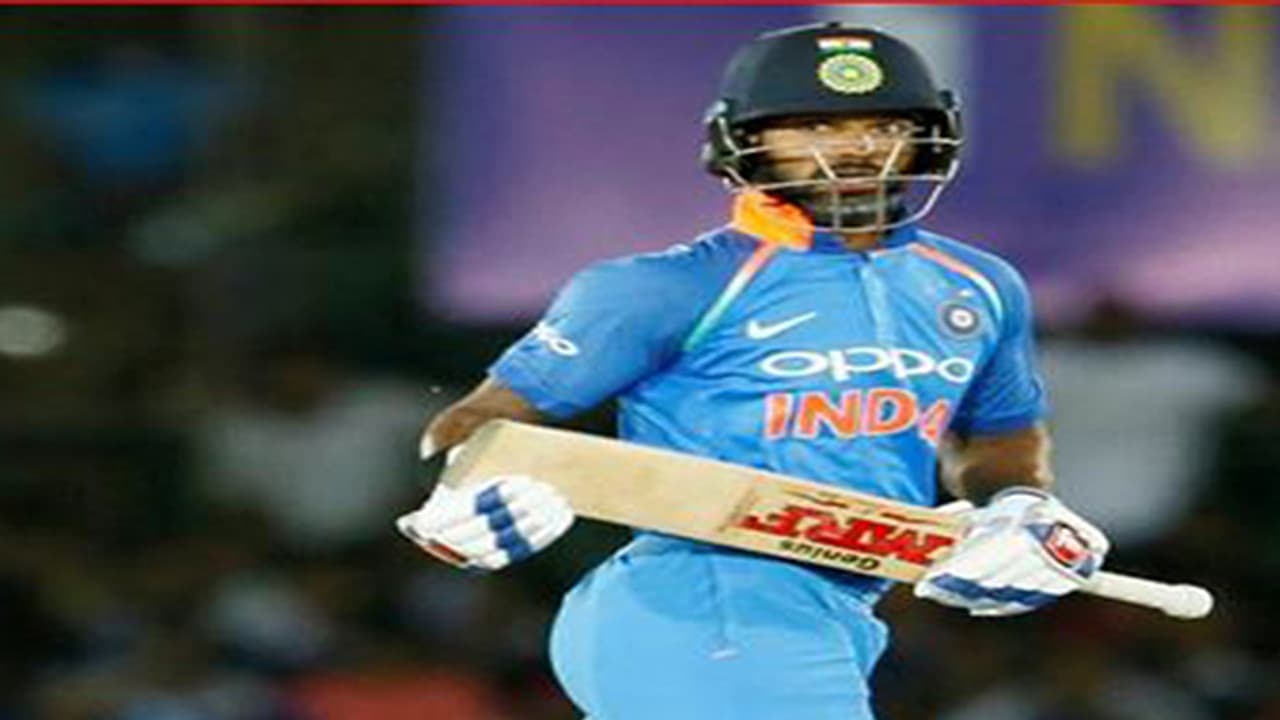 ಲಂಕನ್ನರನ್ನು ಸುಲಭವಾಗಿ ಮಣಿಸಿದ ಭಾರತ: ಭರ್ಜರಿ ಶತಕ ದಾಖಲಿಸಿದ ಧವನ್ ಲಂಕನ್ನರನ್ನು ಸುಲಭವಾಗಿ ಮಣಿಸಿದ ಭಾರತ: ಭರ್ಜರಿ ಶತಕ ದಾಖಲಿಸಿದ ಧವನ್