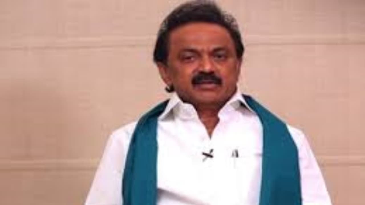 கருப்புச் சட்டை…கருப்புக் கொடி…கருப்பு பலூன்…. தமிழகம் முழுக்க கருப்பா இருக்கணும்… ஸ்டாலின் ஆவேசம் !! கருப்புச் சட்டை…கருப்புக் கொடி…கருப்பு பலூன்…. தமிழகம் முழுக்க கருப்பா இருக்கணும்… ஸ்டாலின் ஆவேசம் !!