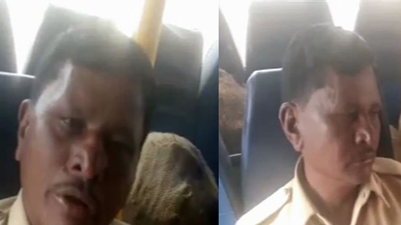 ಟಿಕೇಟ್ ಕೇಳಿದ ಸರ್ಕಾರಿ ಬಸ್ ಕಂಡಕ್ಟರ್'ಗೆ ಪೊಲೀಸ್ ಪೇದೆಯಿಂದ ಅವಾಜ್ ಟಿಕೇಟ್ ಕೇಳಿದ ಸರ್ಕಾರಿ ಬಸ್ ಕಂಡಕ್ಟರ್'ಗೆ ಪೊಲೀಸ್ ಪೇದೆಯಿಂದ ಅವಾಜ್