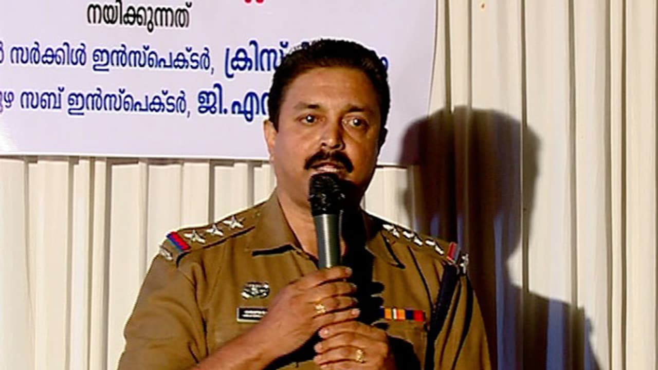 ശ്രീജിത്തിന്റെ കസ്റ്റഡി മരണം: പറവൂര് സിഐ അറസ്റ്റില് ശ്രീജിത്തിന്റെ കസ്റ്റഡി മരണം: പറവൂര് സിഐ അറസ്റ്റില്